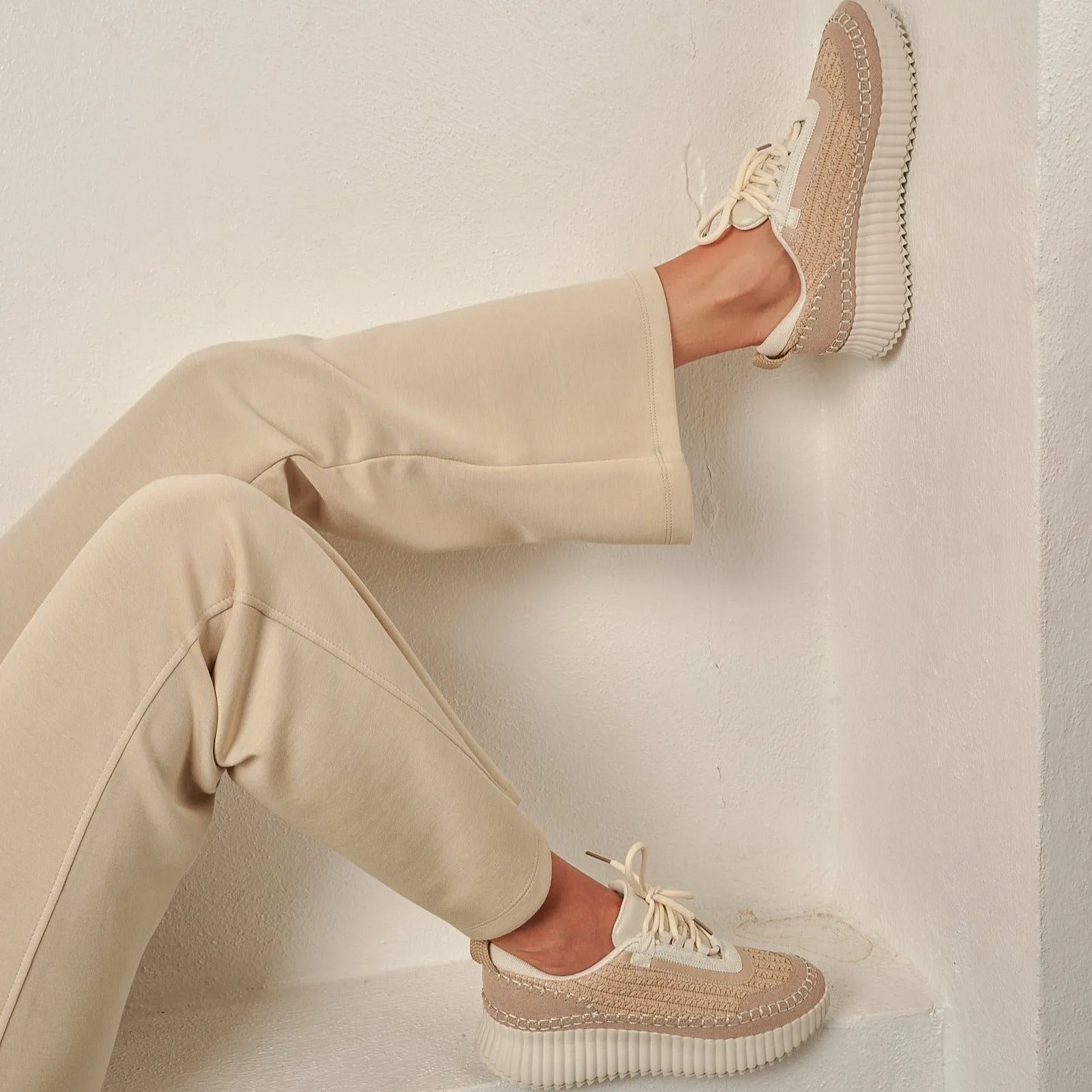 Adventure Beige Sneaker