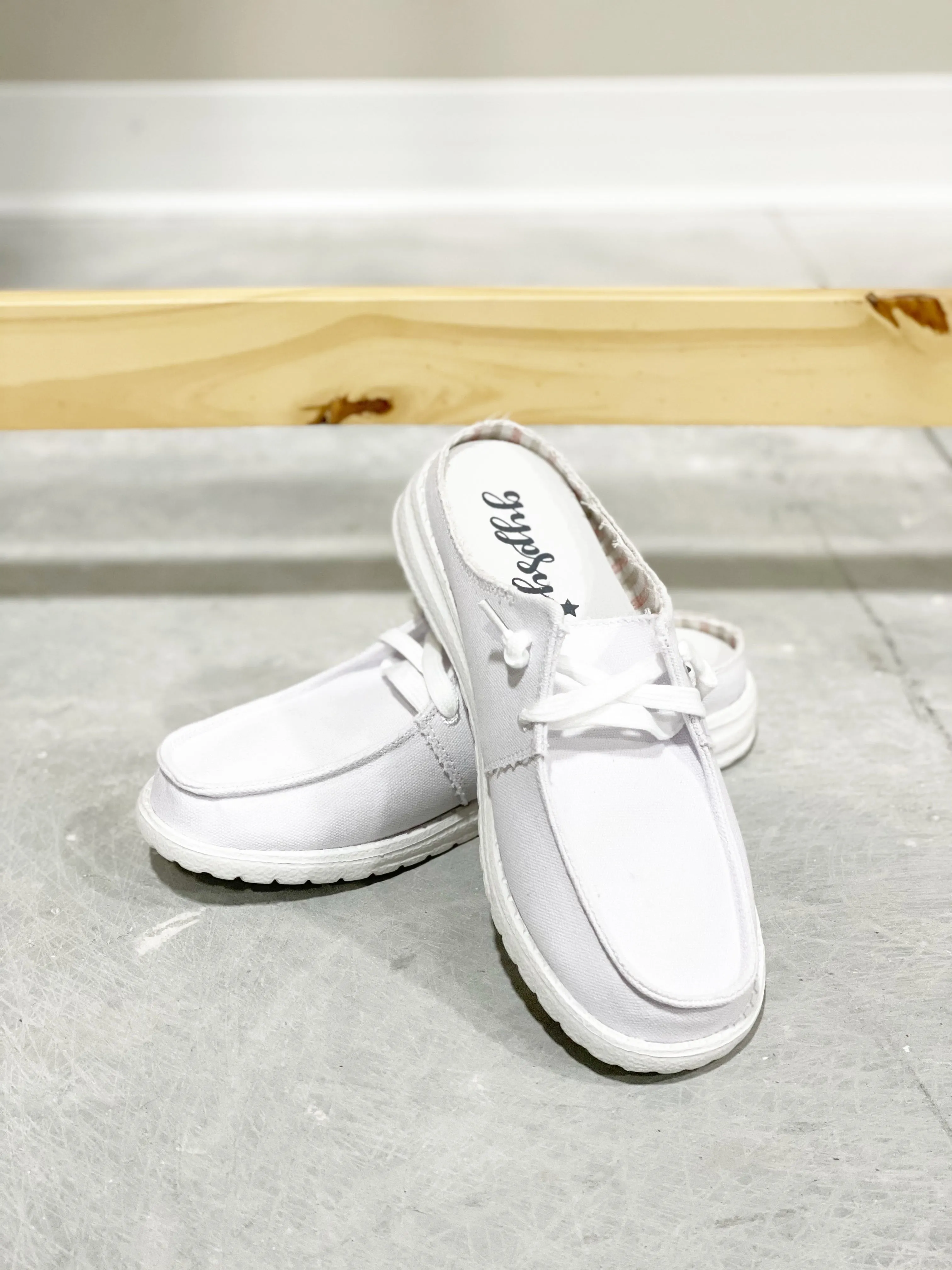 Gypsy Jazz Layla Mule | White