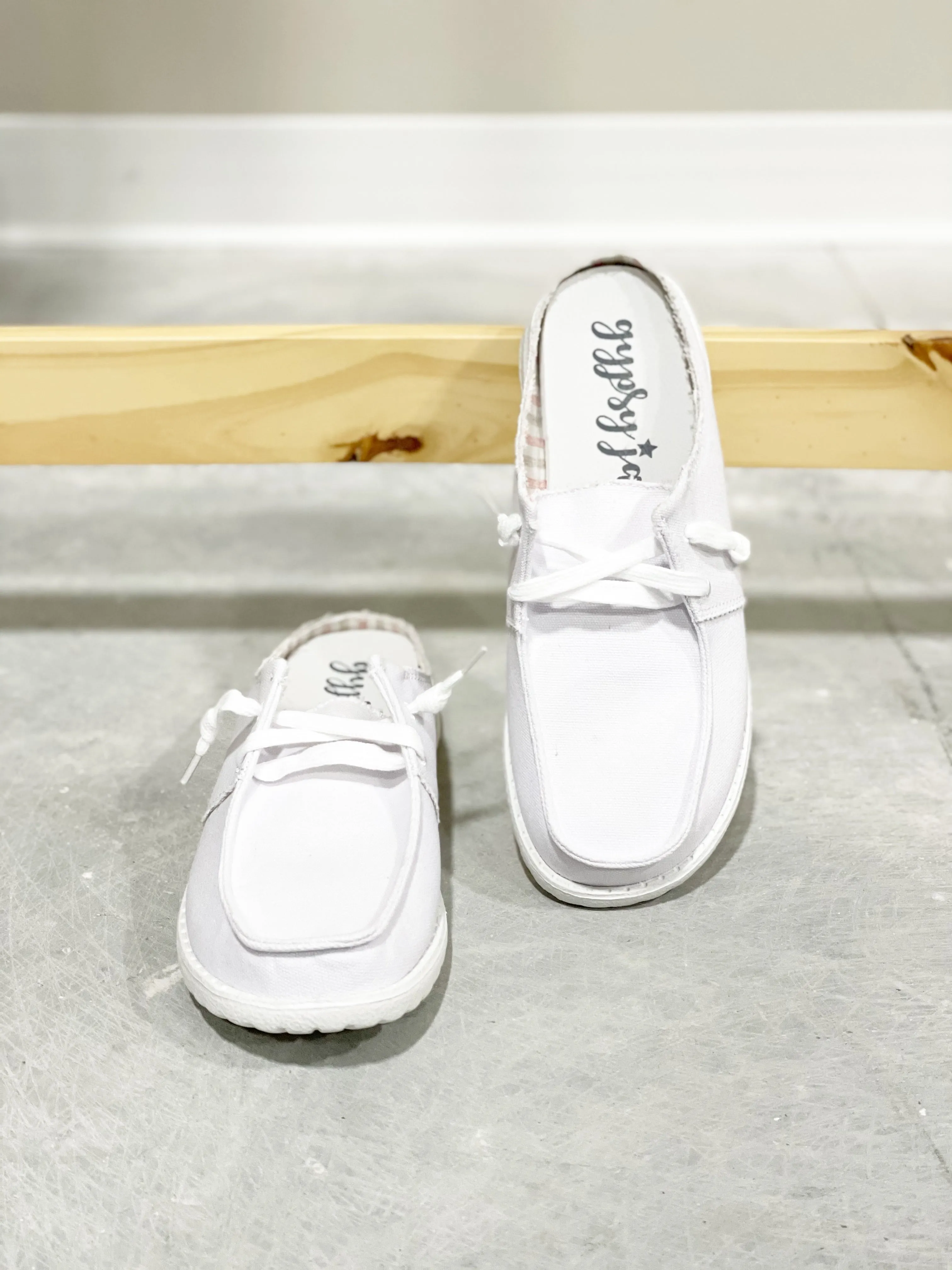 Gypsy Jazz Layla Mule | White