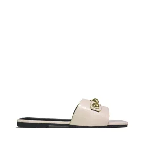 Hot Soles London Sandals With Pearls Beige