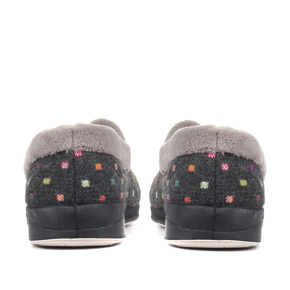 Polka Dot Slippers - QING34003 / 320 210